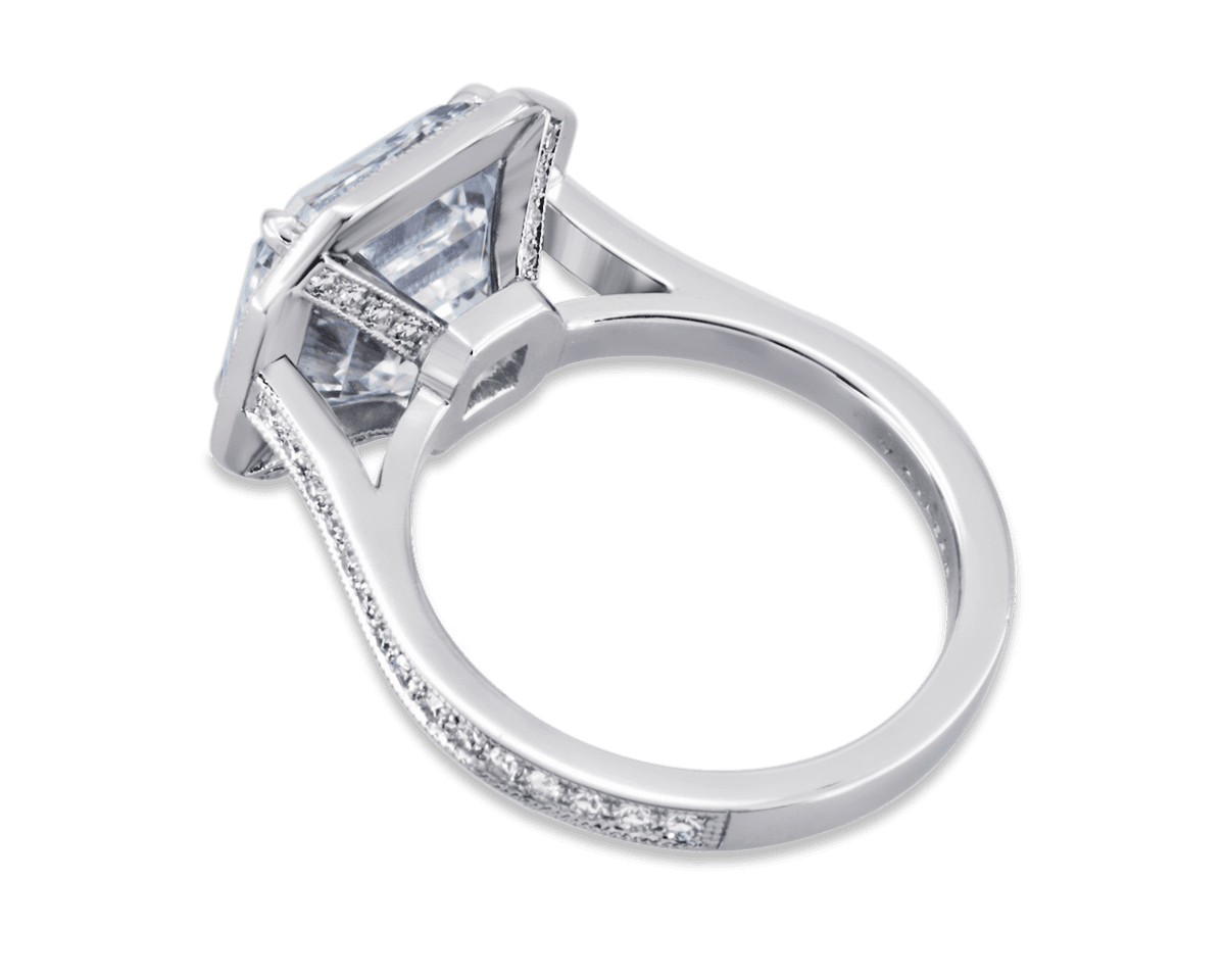 The Monique Halo Solitaire
