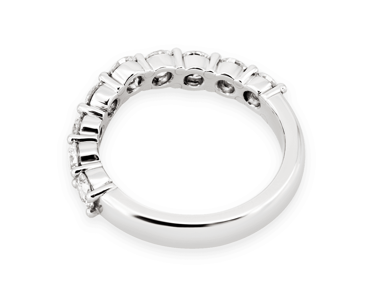 Round Shared Prong Band with Flush Fit