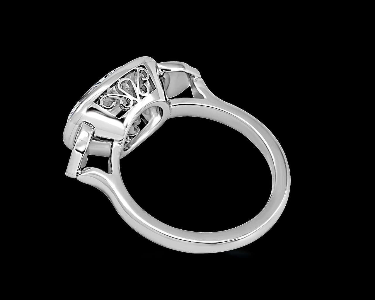 Vintage Bezel set Oval Side Stone Ring