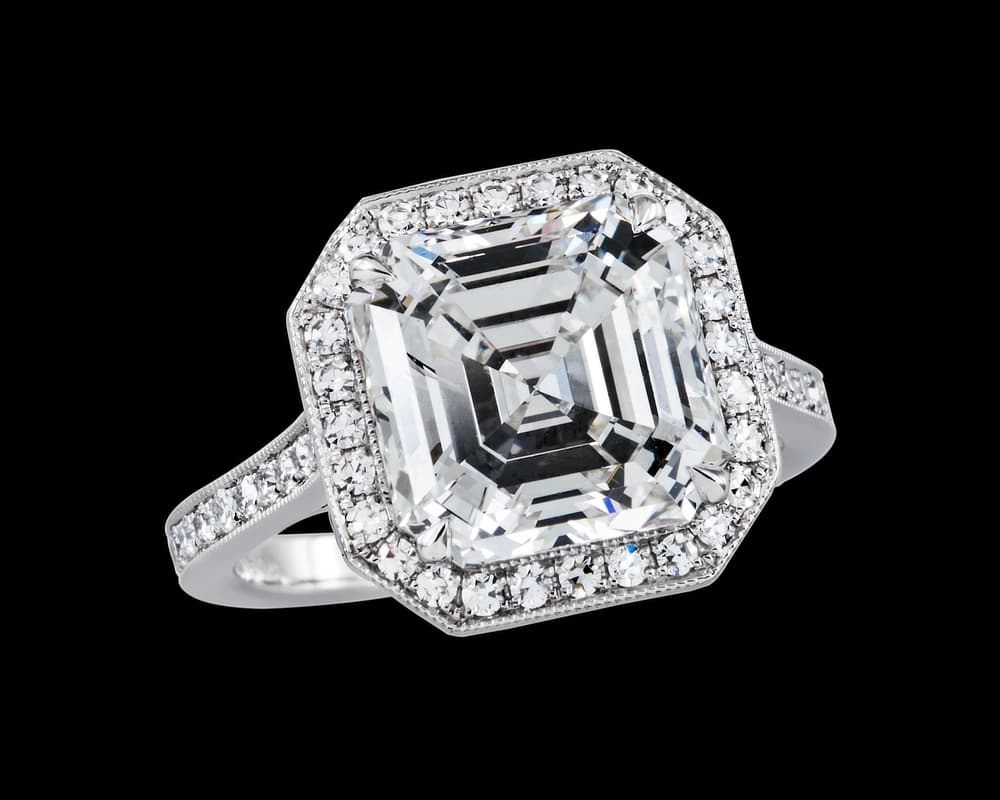 The Monique Halo Solitaire