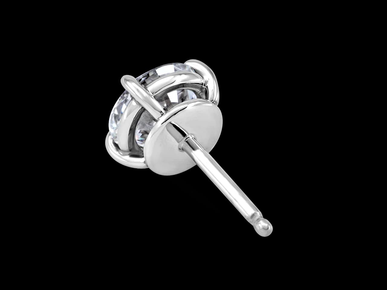 Classic Four Pront Stud Diamond Earrings