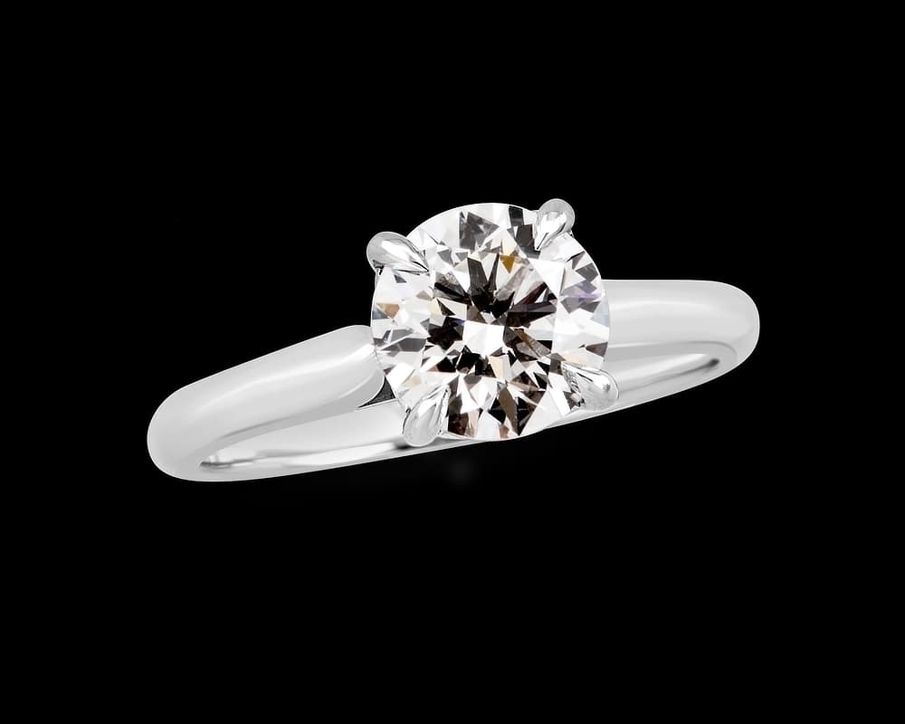 The Trueste Solitaire with Scalloped Profile