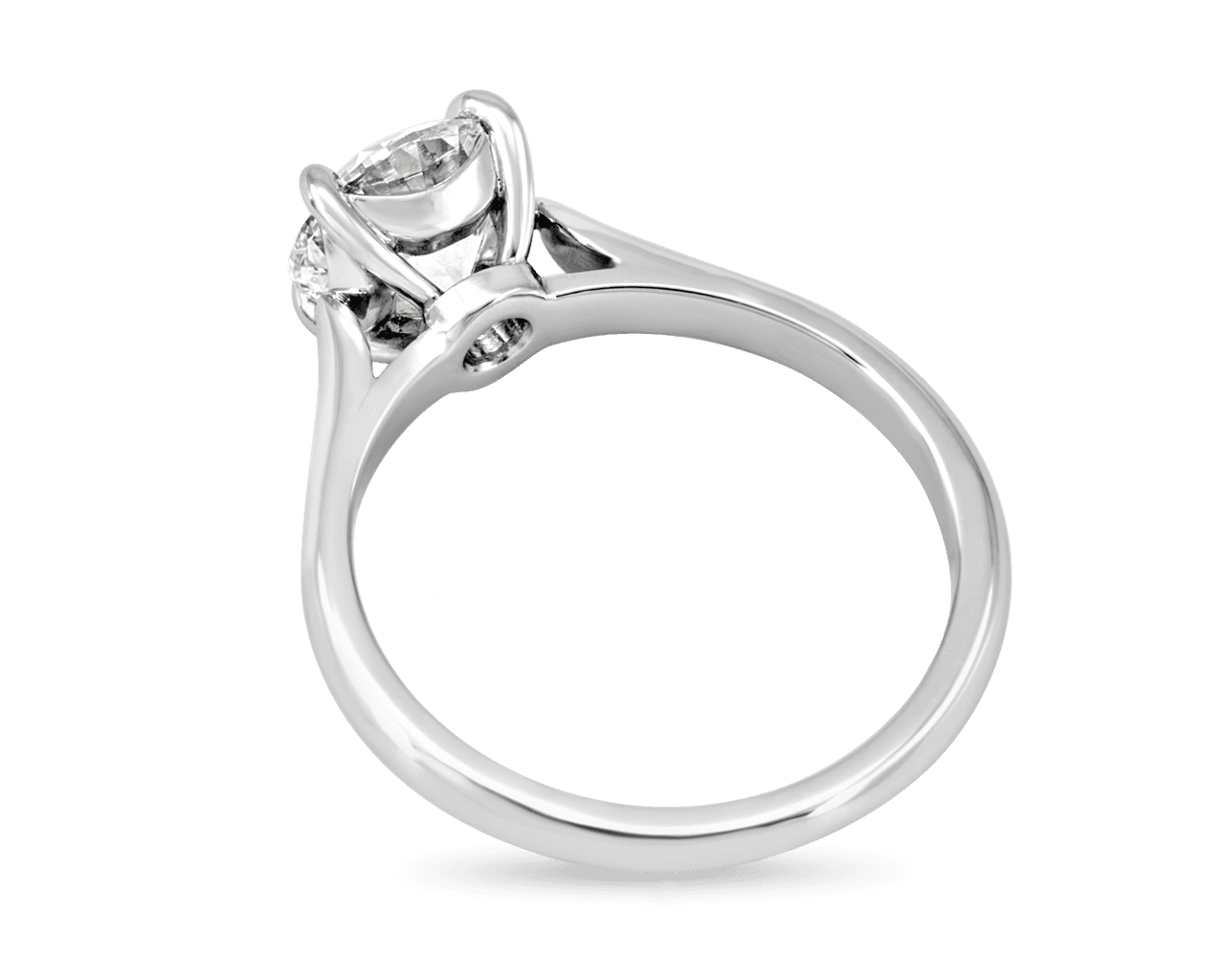 The Trueste Solitaire with Scalloped Profile
