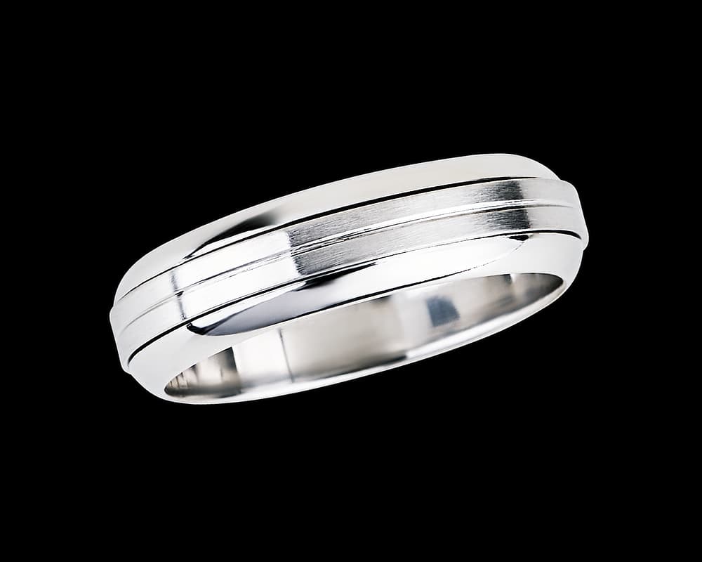 Men's Brushed Band with Rounded Edges