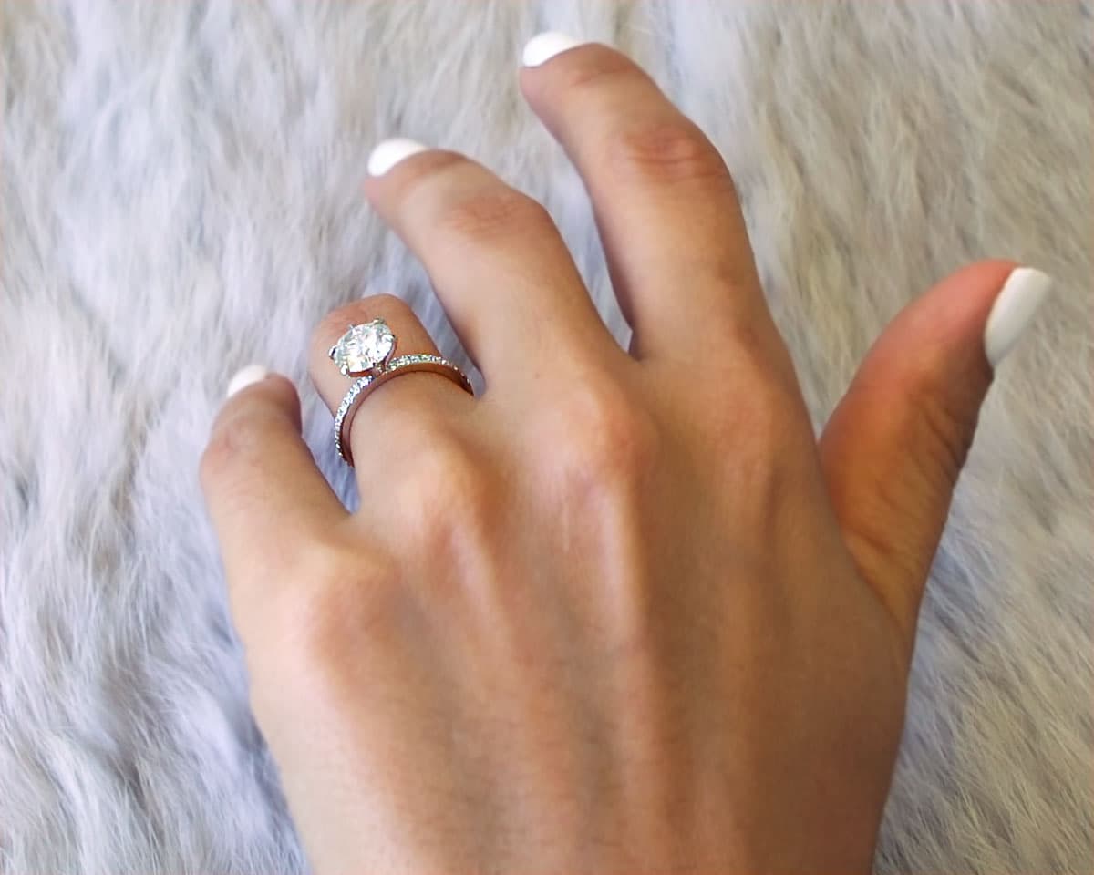 The Julia Solitaire with Diamond Prongs