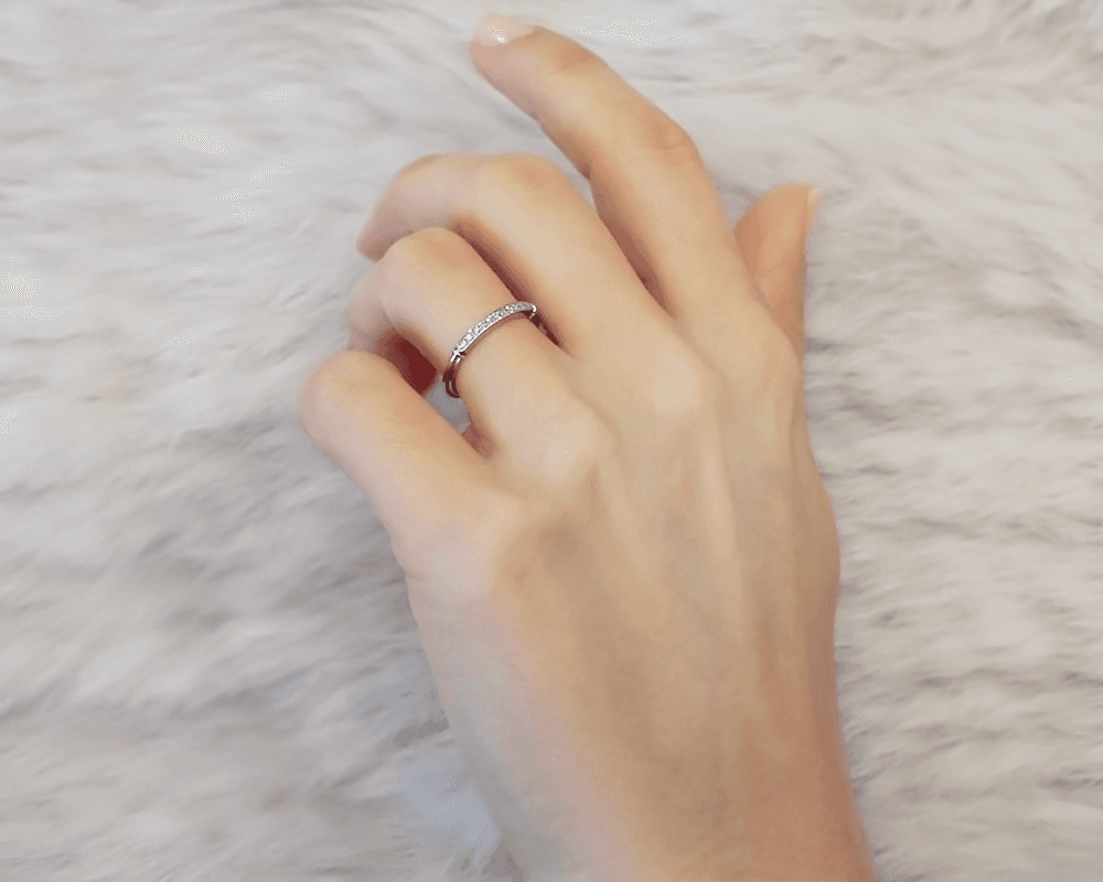 The Alysse Vintage Pave Band