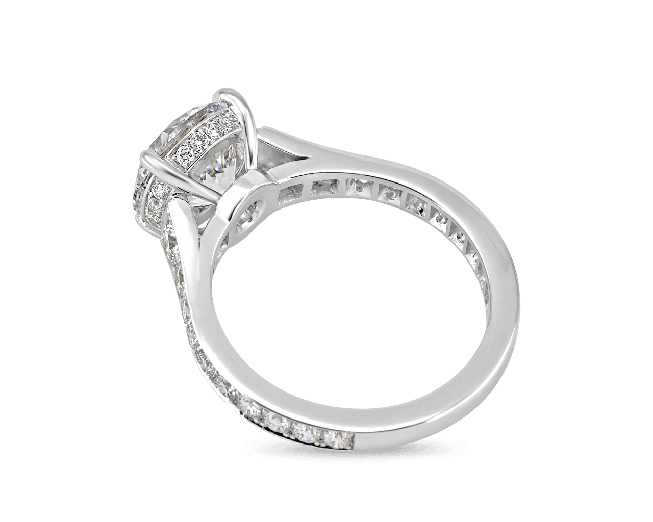 Graduated Pave Set Solitaire